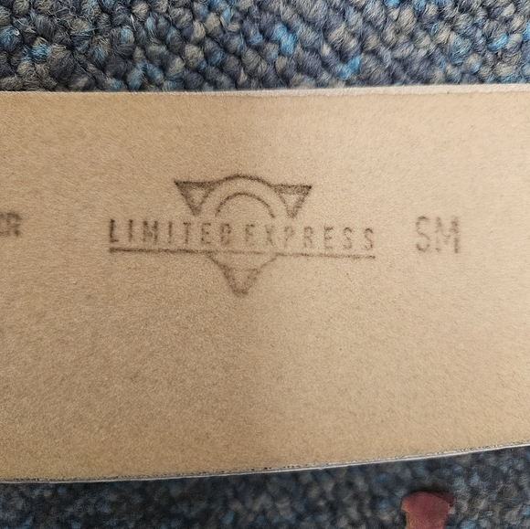 Chic White Belt with Silver Buckle - Picture 6 of 6